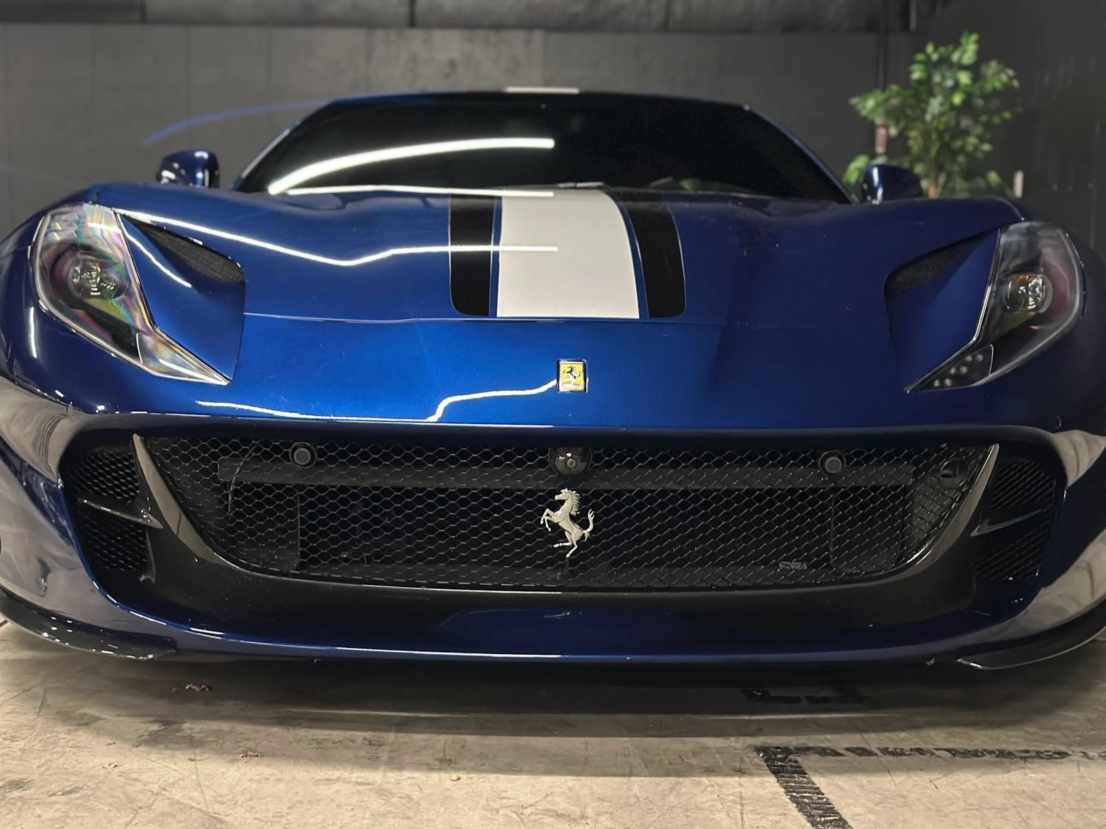 Used 2018 Ferrari 812 Superfast RWD image 21