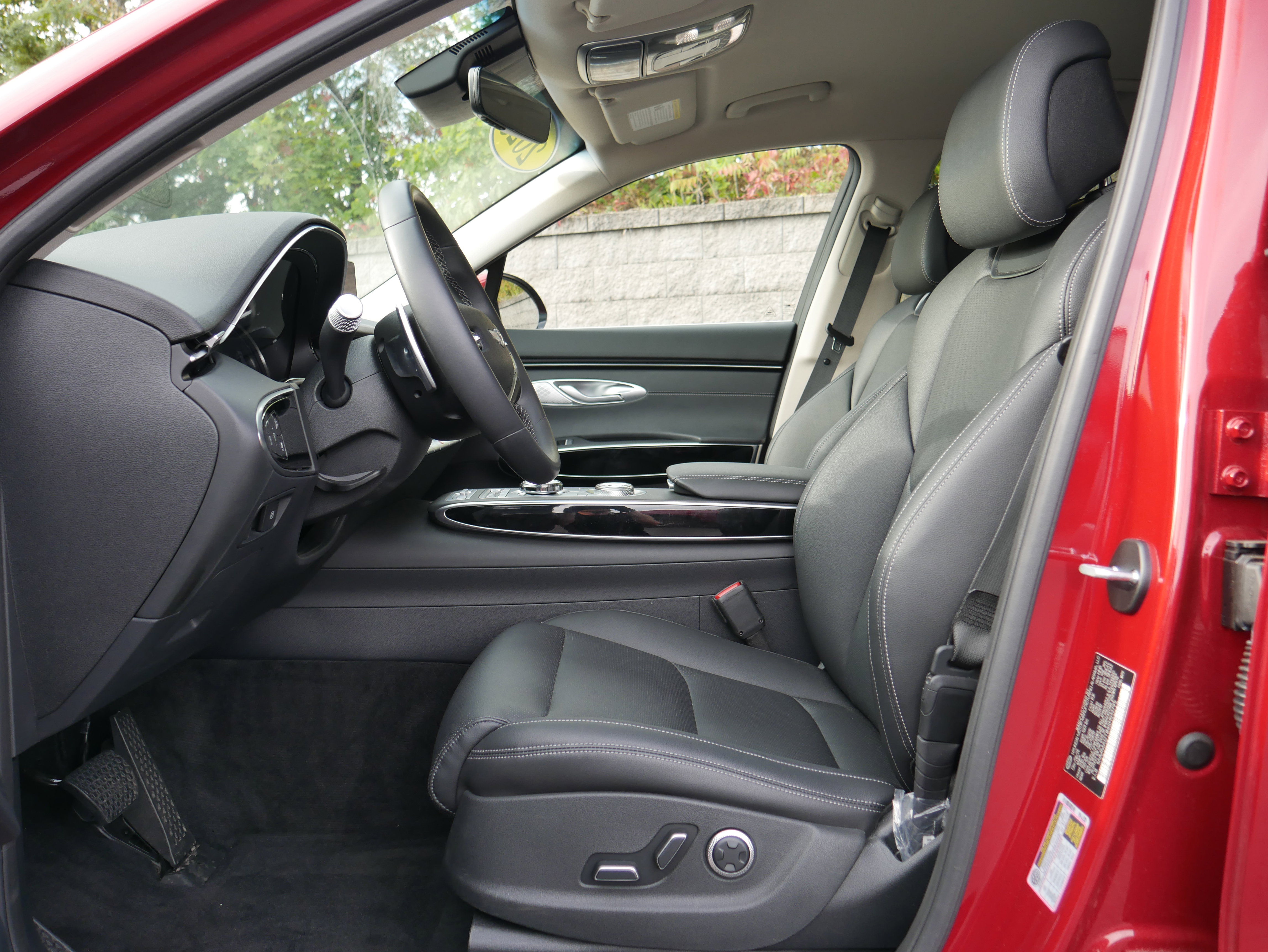 Certified 2025 Genesis GV70 2.5T image 42