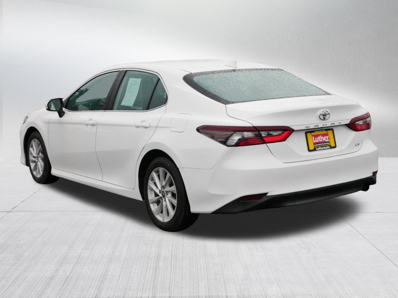Used 2024 Toyota Camry LE image 5