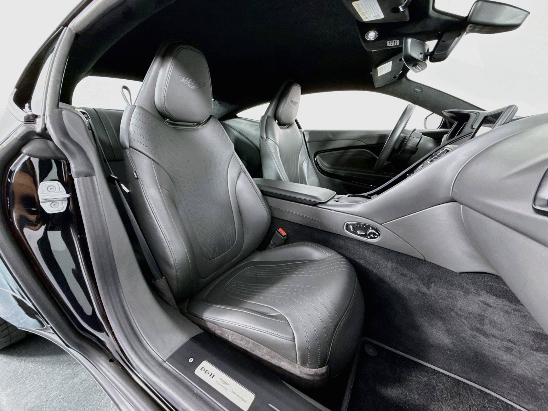 Used 2020 Aston Martin DB11 Coupe RWD image 29