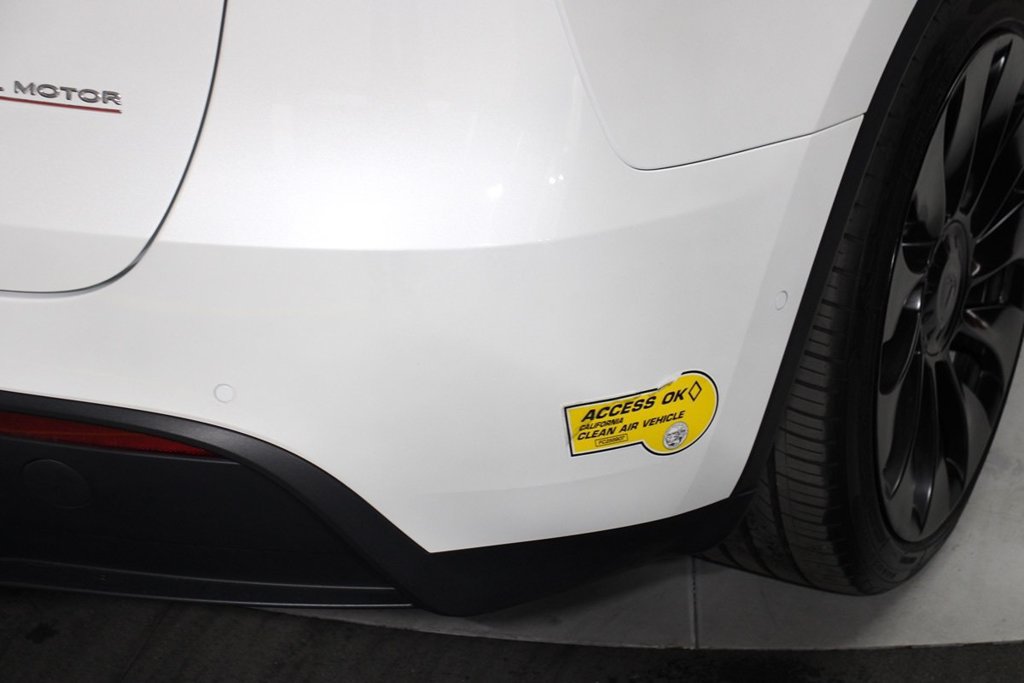 Used 2022 Tesla Model Y Performance AWD/4WD image 4