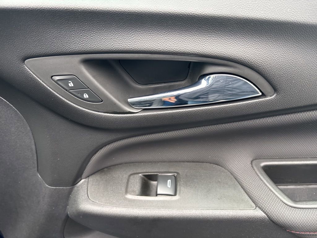 Used 2022 Chevrolet Equinox RS w/ RS Leather Package image 32