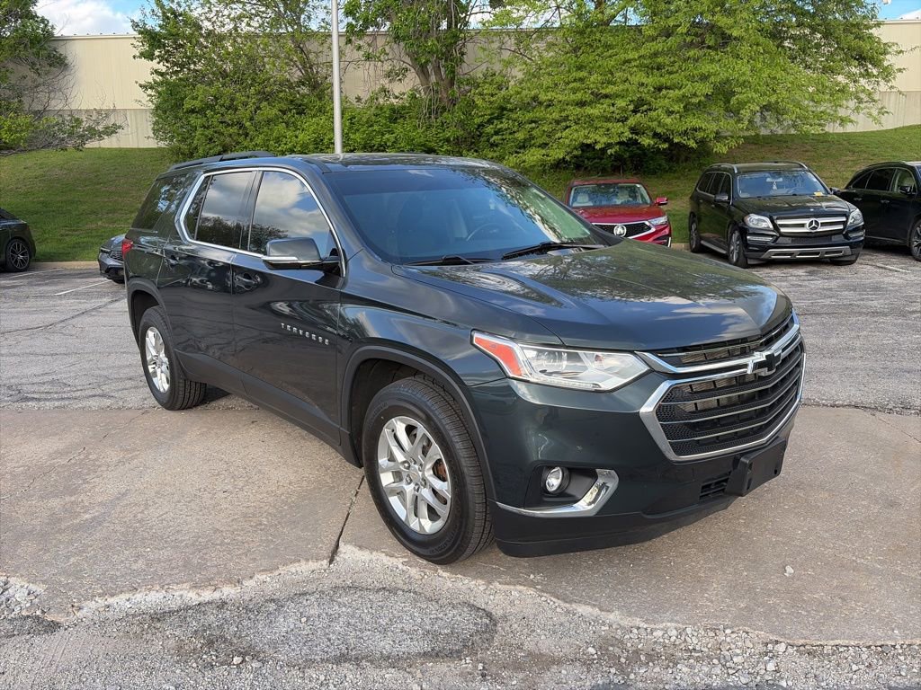 Used 2021 Chevrolet Traverse LT FWD image 3