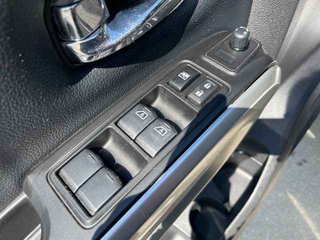 Used 2018 Nissan Titan SV w/ SV Convenience Package AWD/4WD image 21
