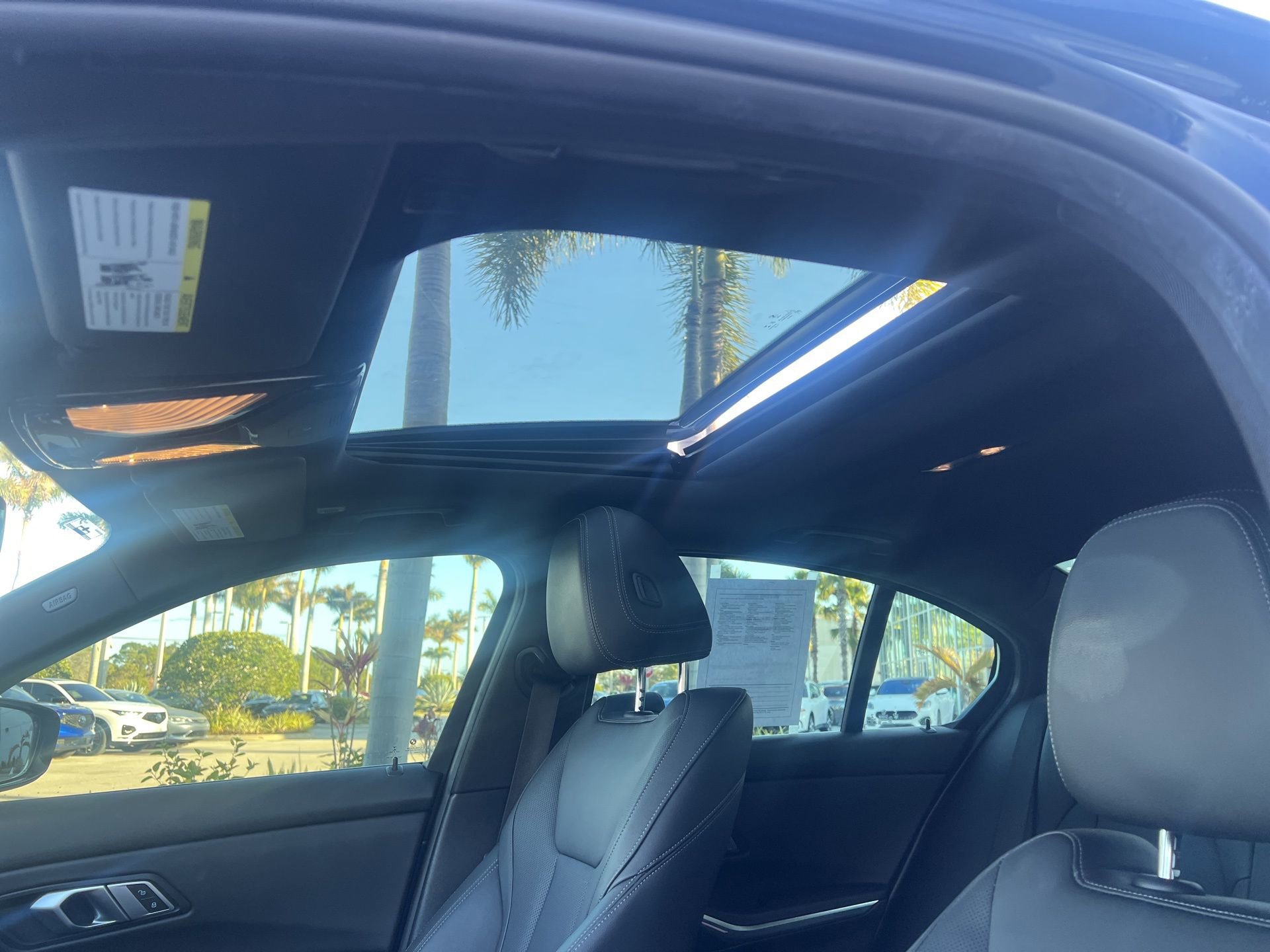 Used 2022 BMW 330i Sedan w/ Premium Package image 17