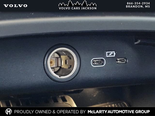 New 2026 Volvo XC40 B5 Plus w/ Protection Package Premier image 21