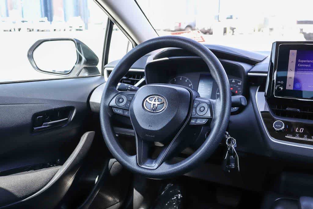 Used 2025 Toyota Corolla LE FWD image 15