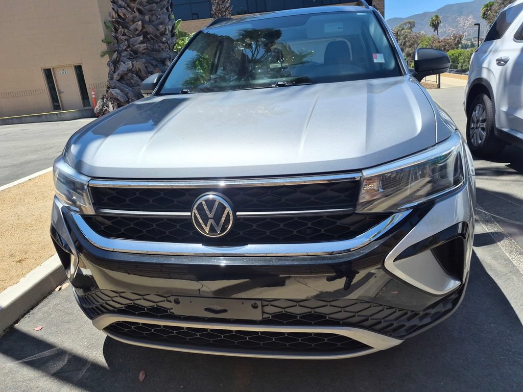 Used 2022 Volkswagen Taos S FWD image 3