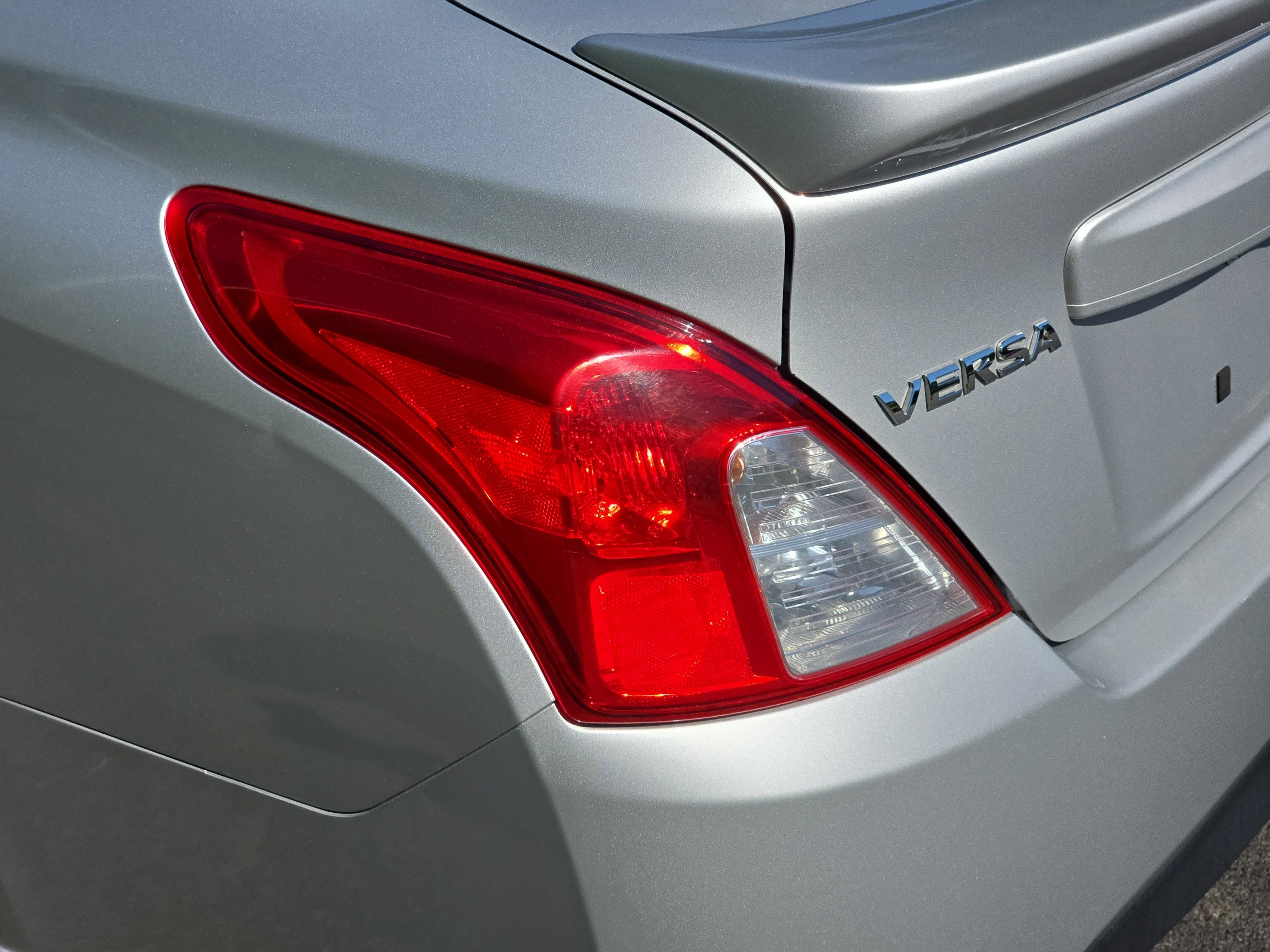 Used 2016 Nissan Versa SV FWD image 30