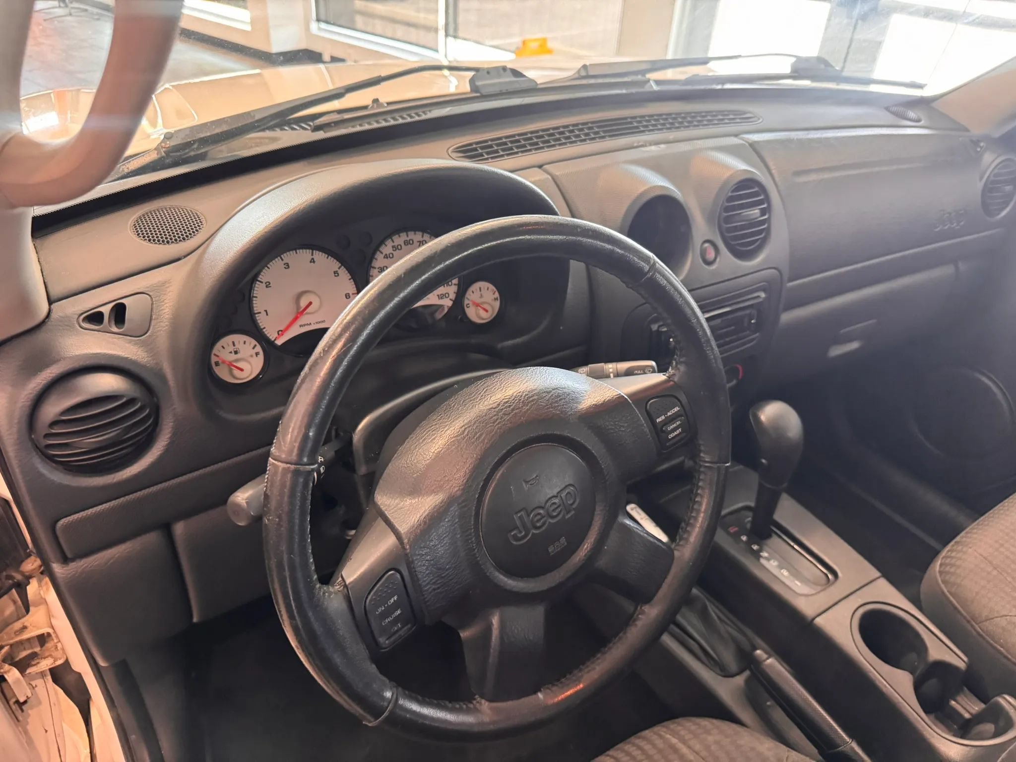 Used 2003 Jeep Liberty Sport AWD/4WD image 34