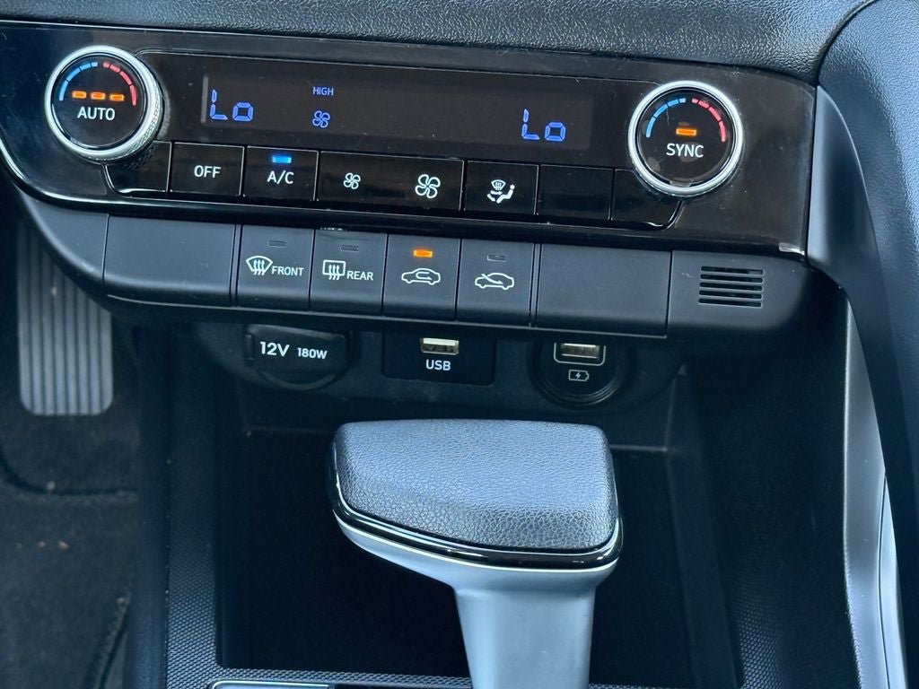 Used 2022 Hyundai Elantra SEL FWD image 26