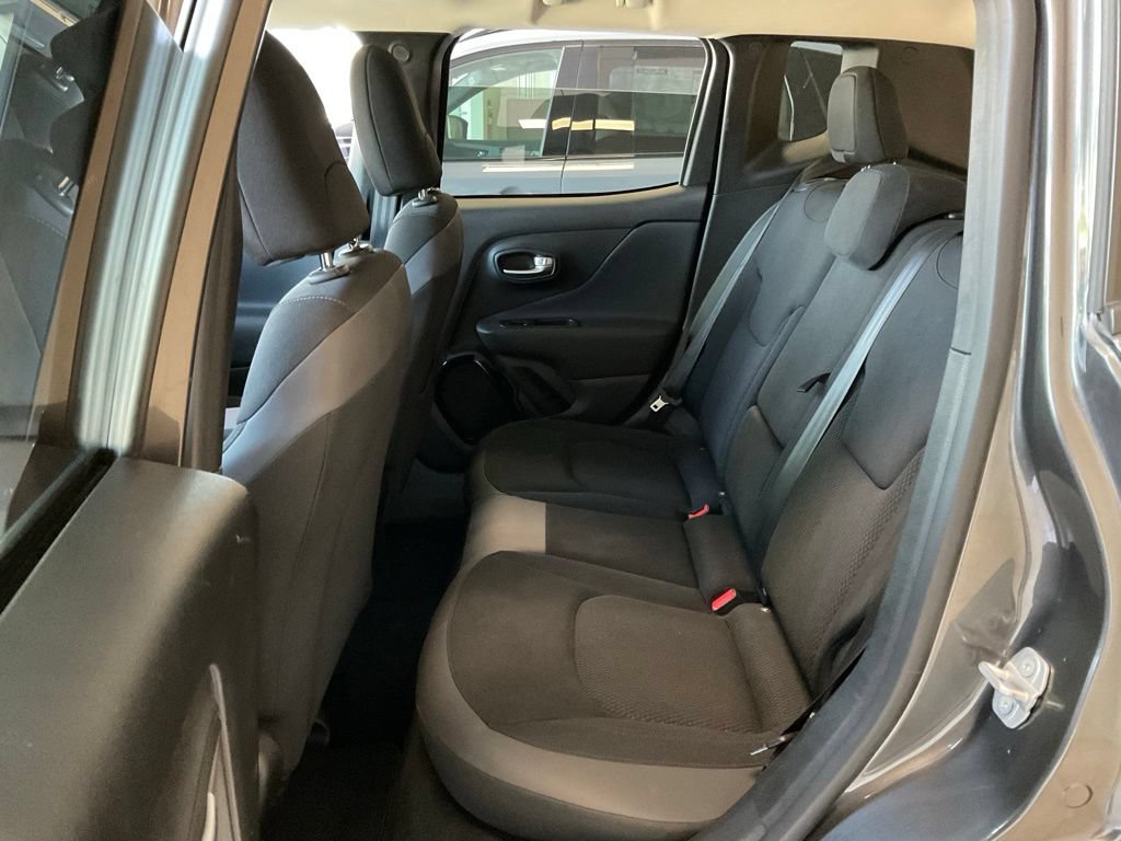 Used 2018 Jeep Renegade Altitude AWD/4WD image 22