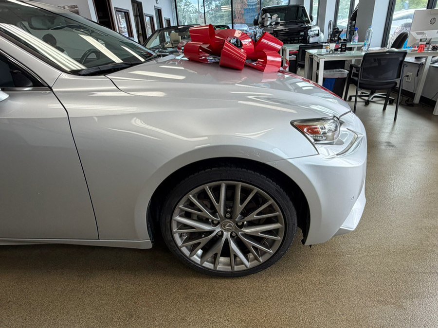 Used 2015 Lexus IS 250 w/ Premium Package RWD image 3