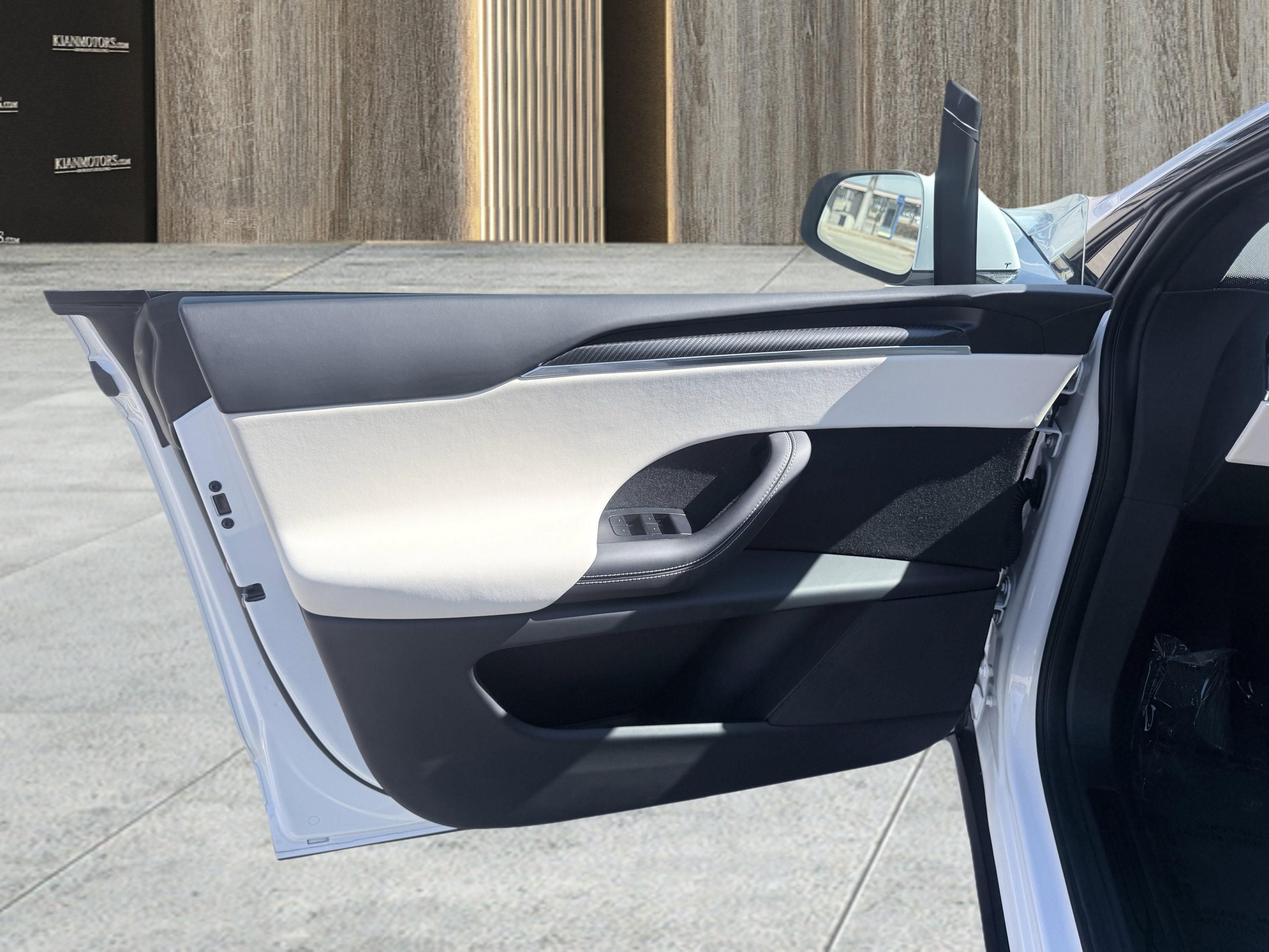 Used 2022 Tesla Model X Plaid image 29