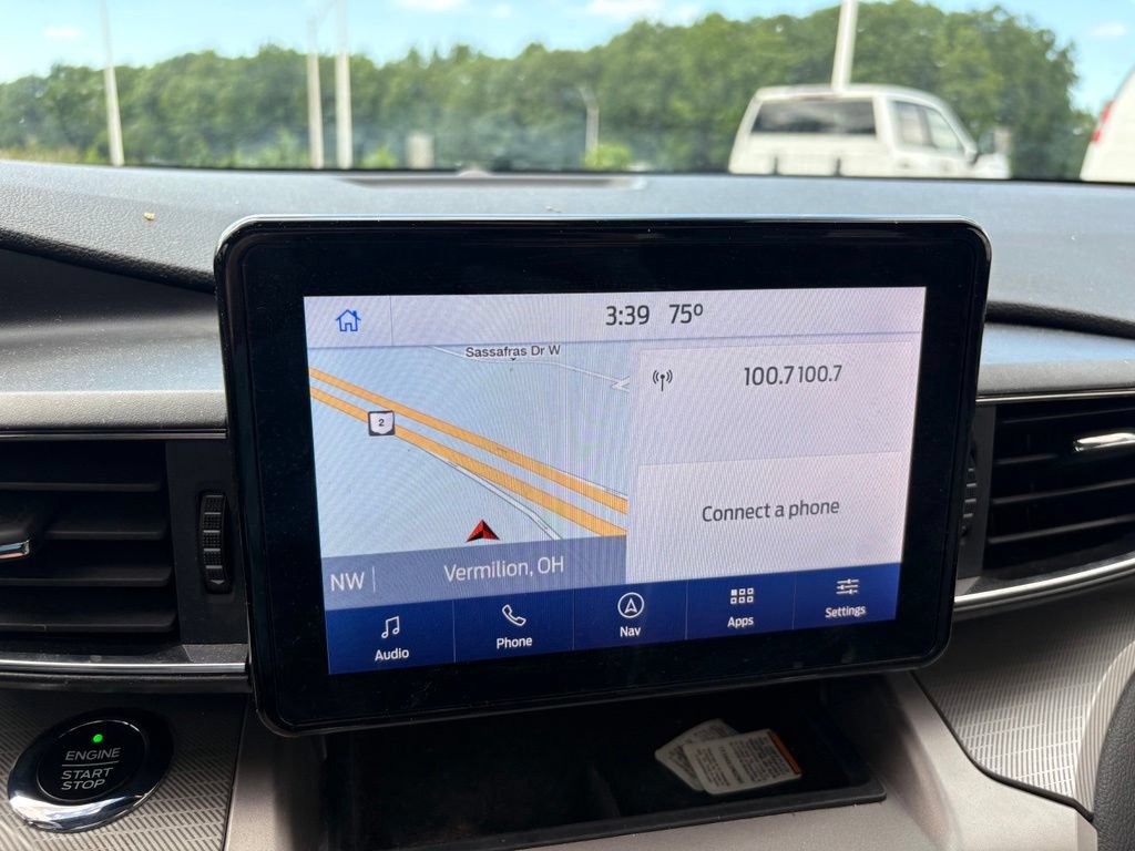 Used 2021 Ford Explorer XLT w/ Equipment Group 202A AWD/4WD image 16