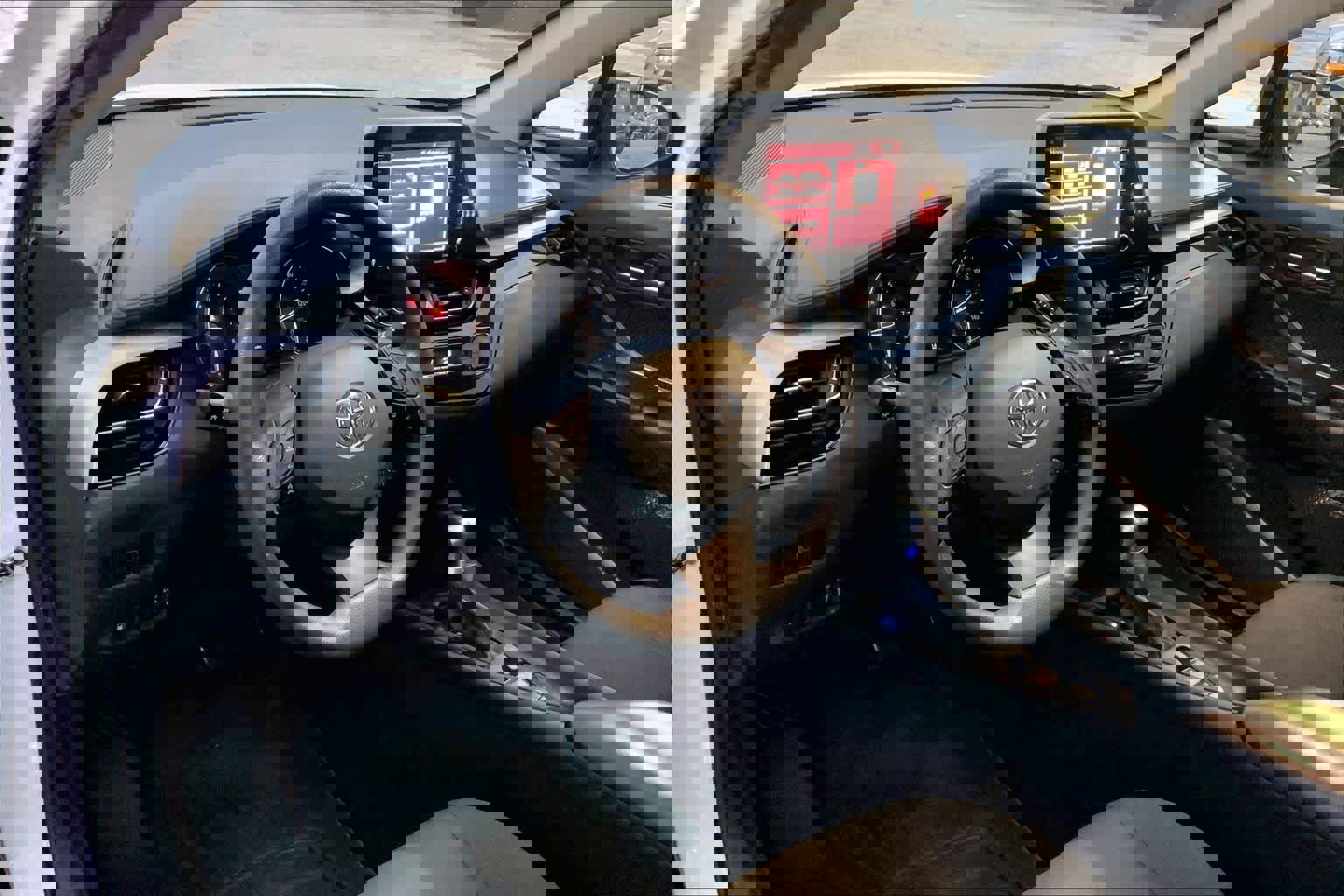 Used 2021 Toyota C-HR LE image 16