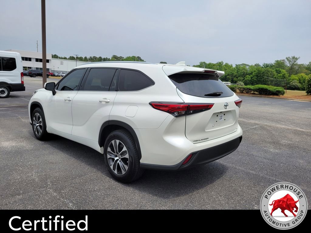 Used 2020 Toyota Highlander XLE FWD image 4