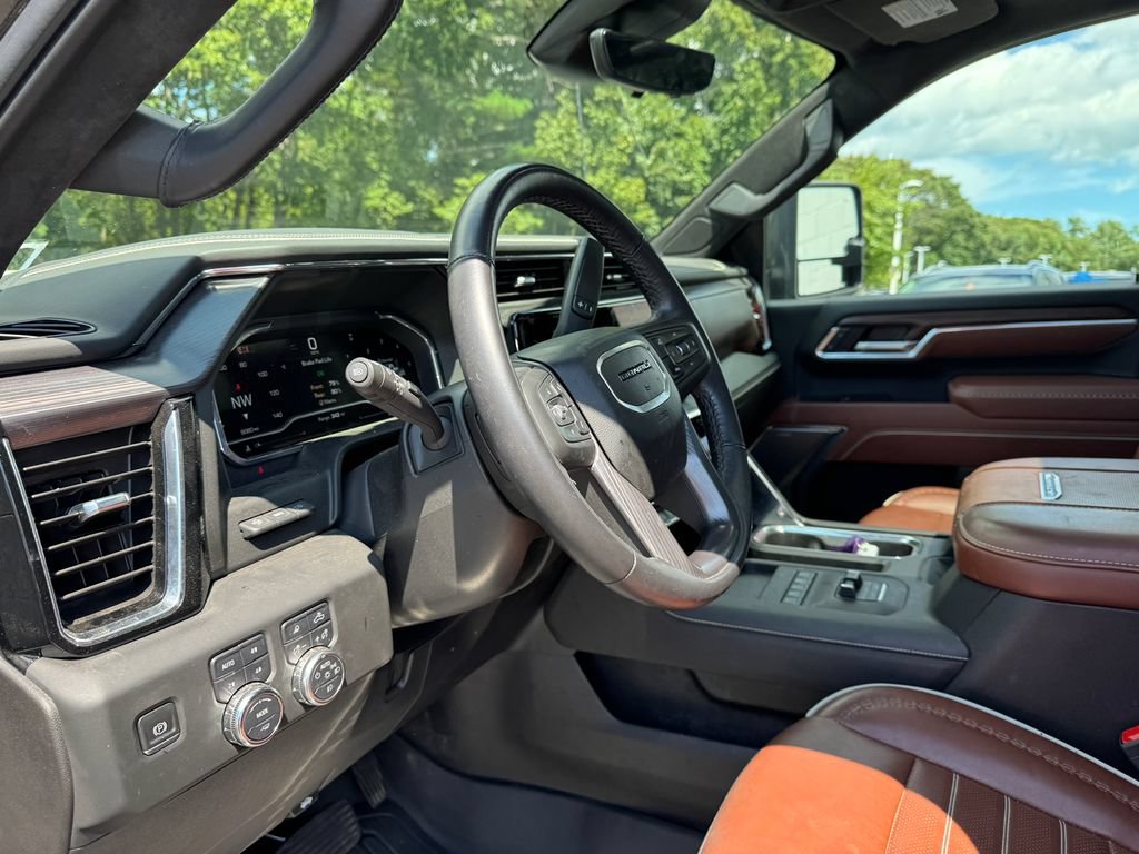 Used 2025 GMC Sierra 2500 Denali Ultimate w/ Max Trailering Package AWD/4WD image 23