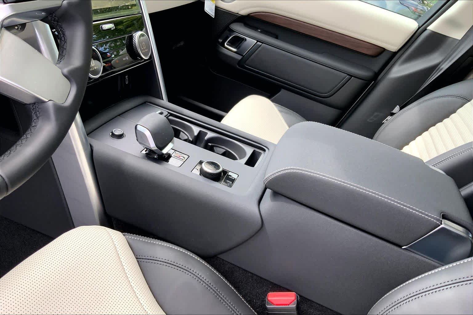 New 2026 Land Rover Discovery Dynamic SE AWD/4WD image 10