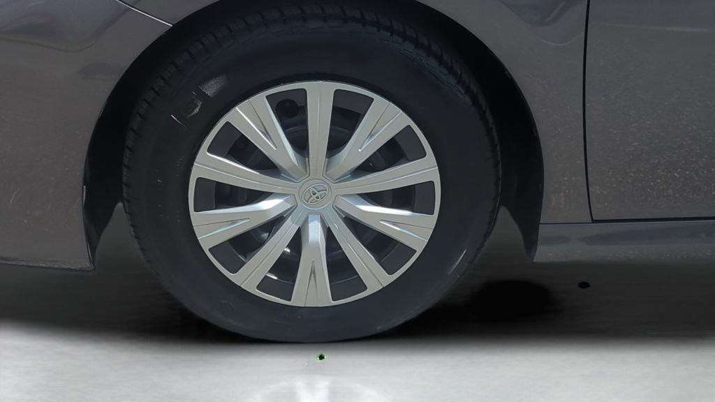 Used 2019 Toyota Camry LE image 33