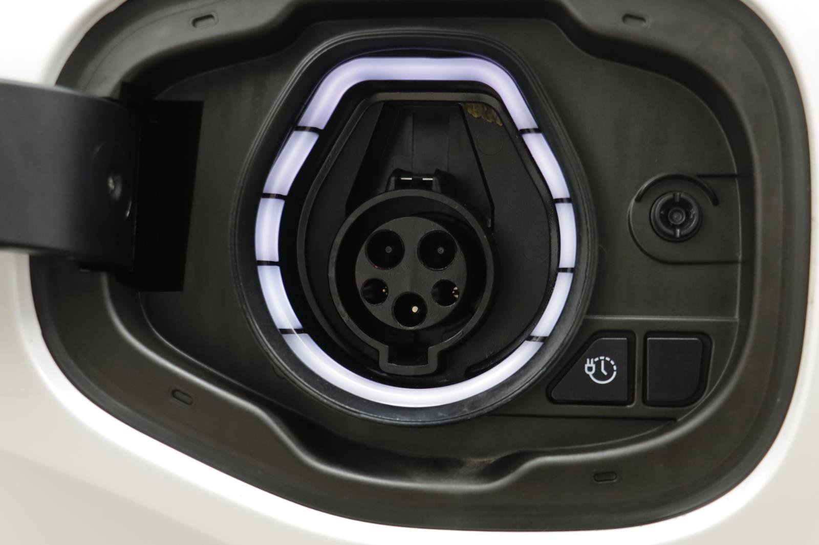 Used 2022 Ford Escape Titanium image 4