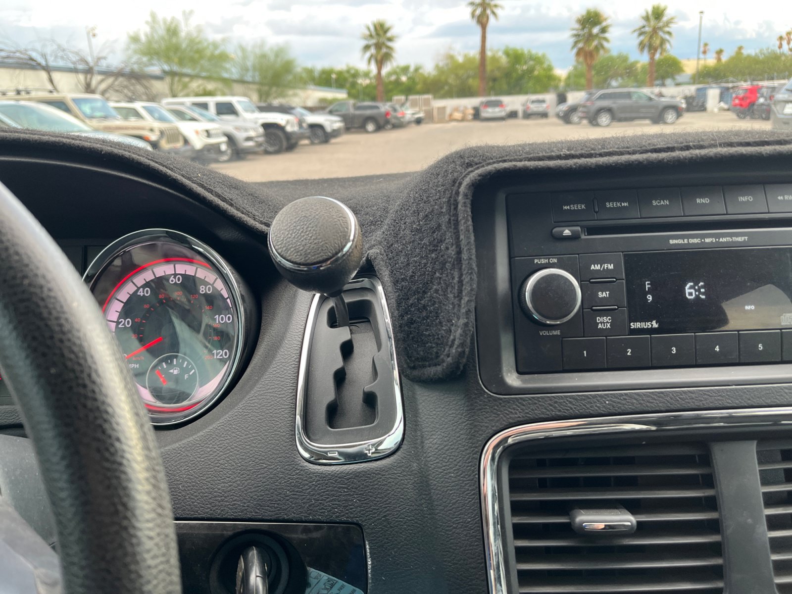 Used 2013 Dodge Grand Caravan SXT FWD image 24