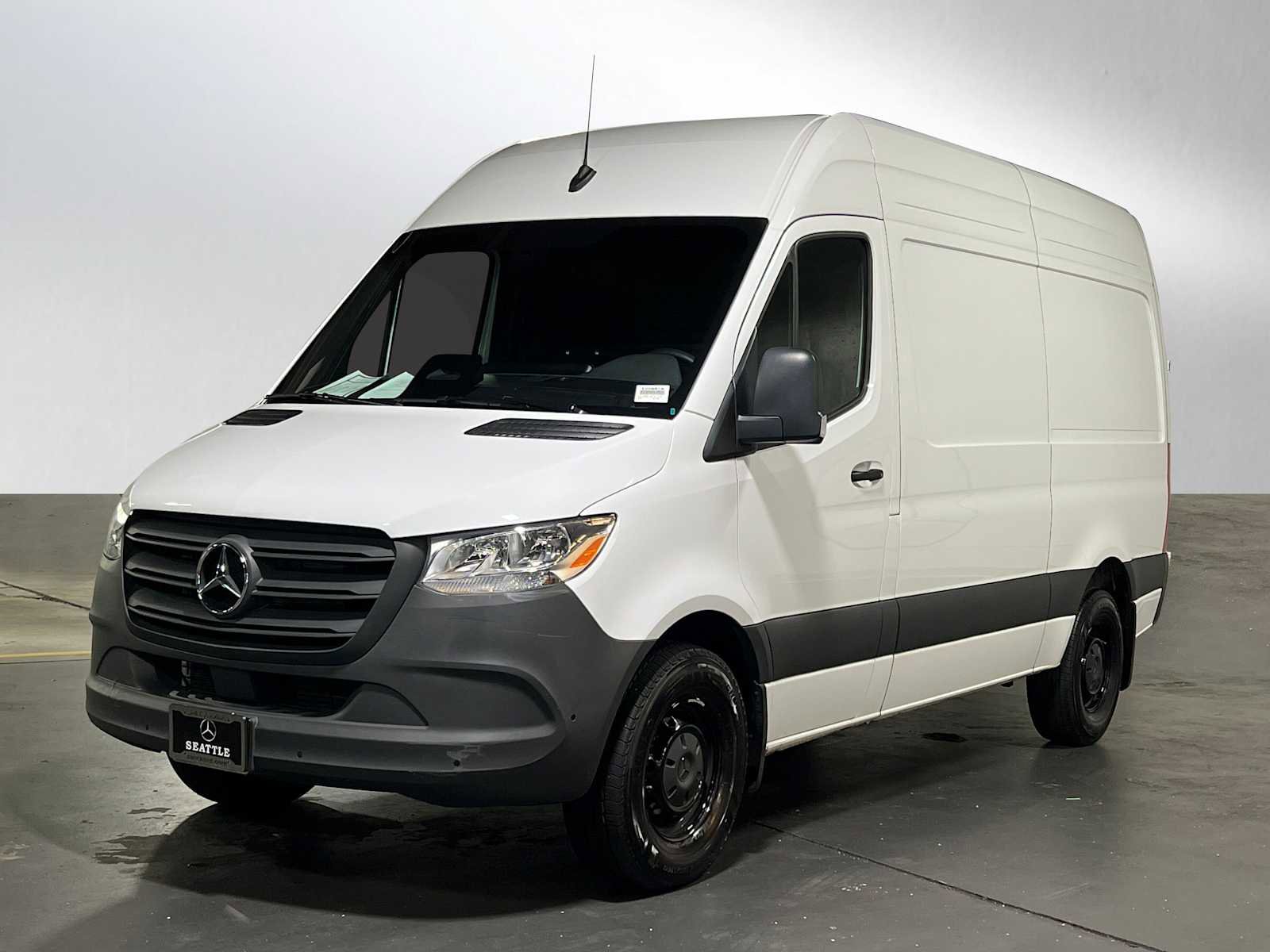 Used 2025 Mercedes-Benz Sprinter 2500 image 7