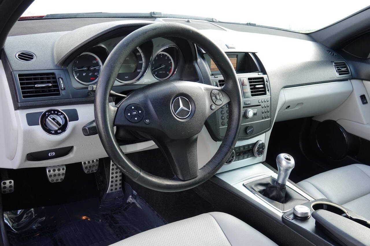 Used 2010 Mercedes-Benz C 300 Sedan image 4