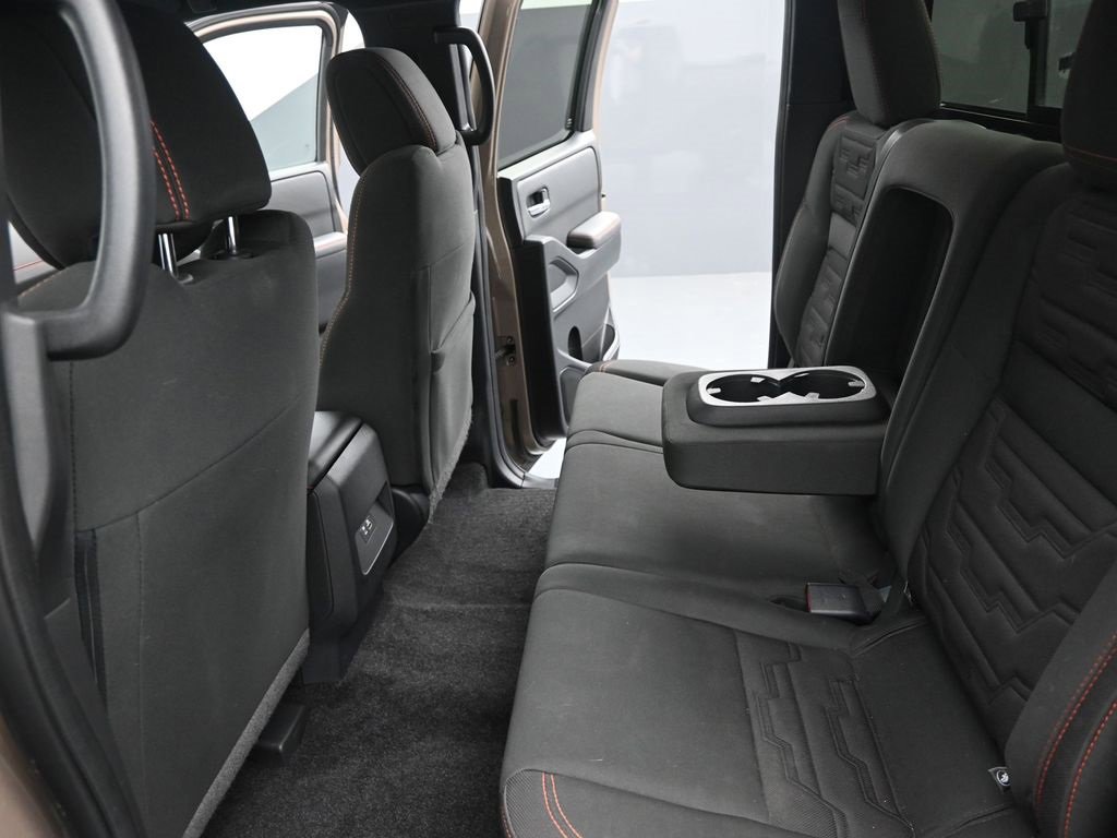 Used 2023 Nissan Frontier PRO-4X w/ Technology Package image 15