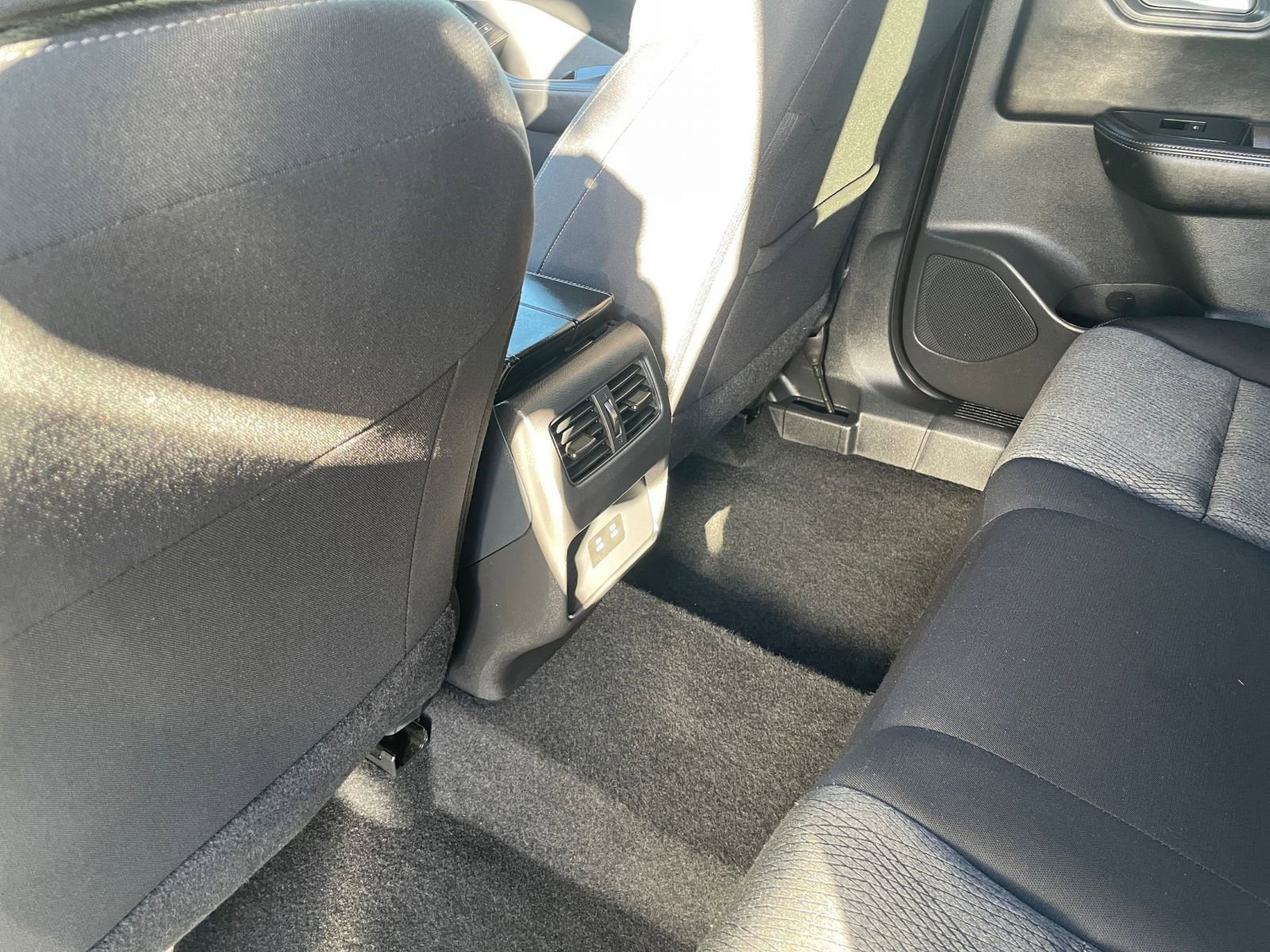 Used 2025 Nissan Rogue SV image 24