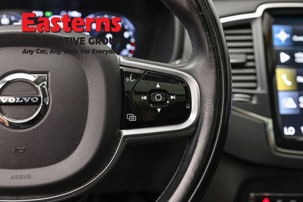 Used 2022 Volvo XC90 T5 Momentum AWD/4WD image 16