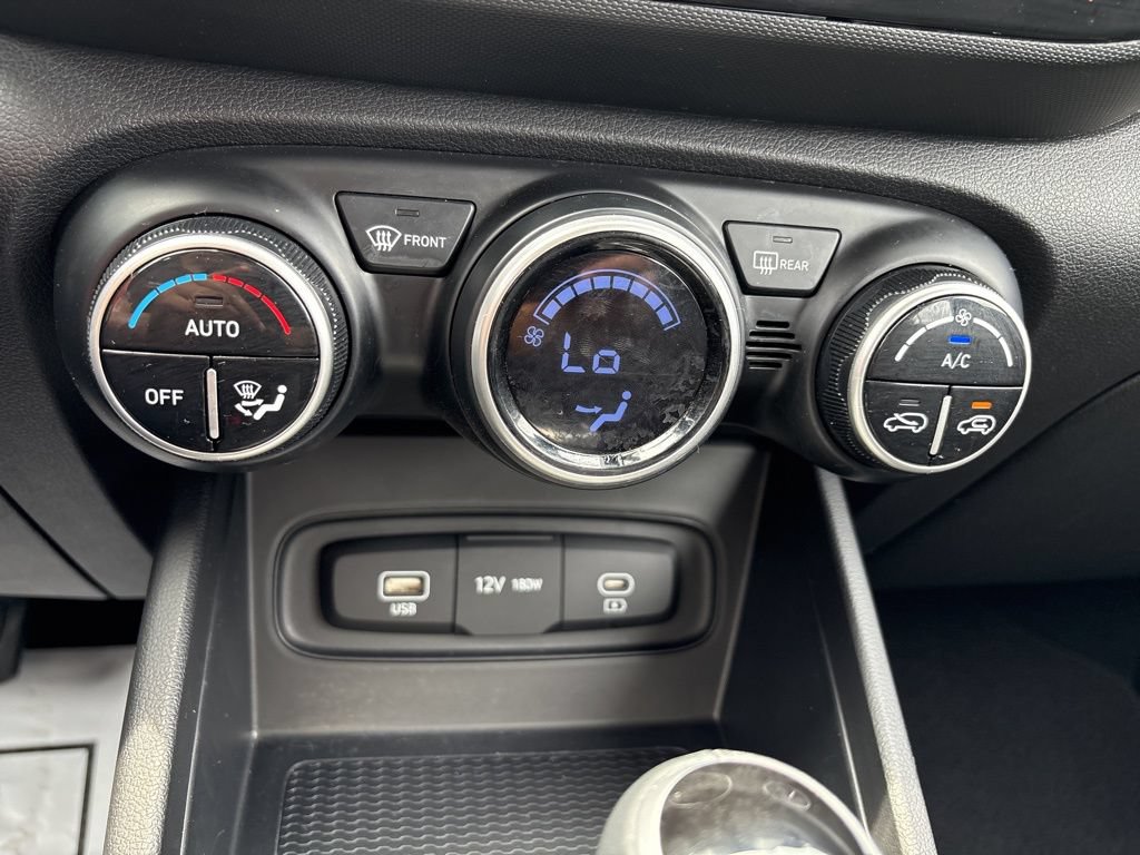 Certified 2023 Hyundai Venue SEL FWD image 21