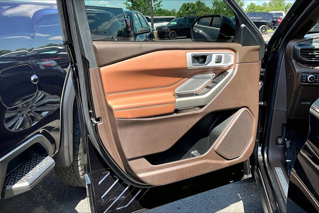 Used 2022 Ford Explorer King Ranch w/ Technology Package AWD/4WD image 22
