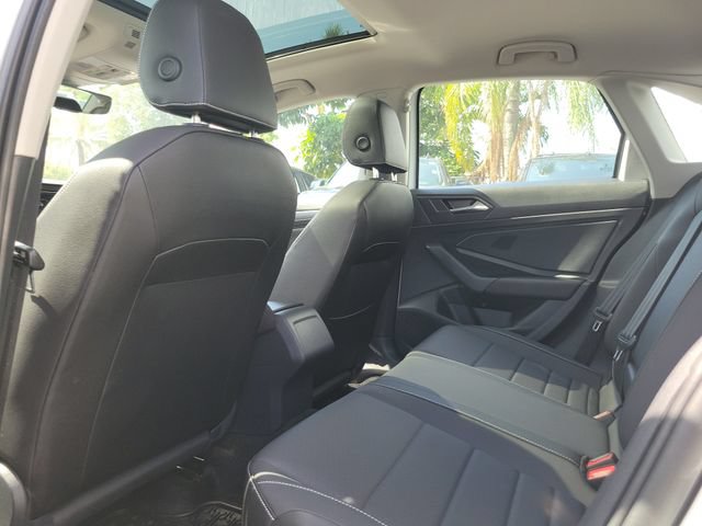 Used 2023 Volkswagen Jetta SE w/ Panoramic Sunroof Package FWD image 10