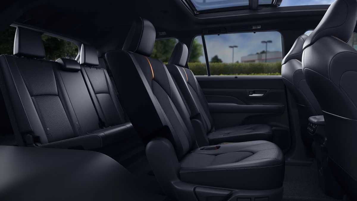 New 2026 Toyota Grand Highlander AWD Hybrid image 2