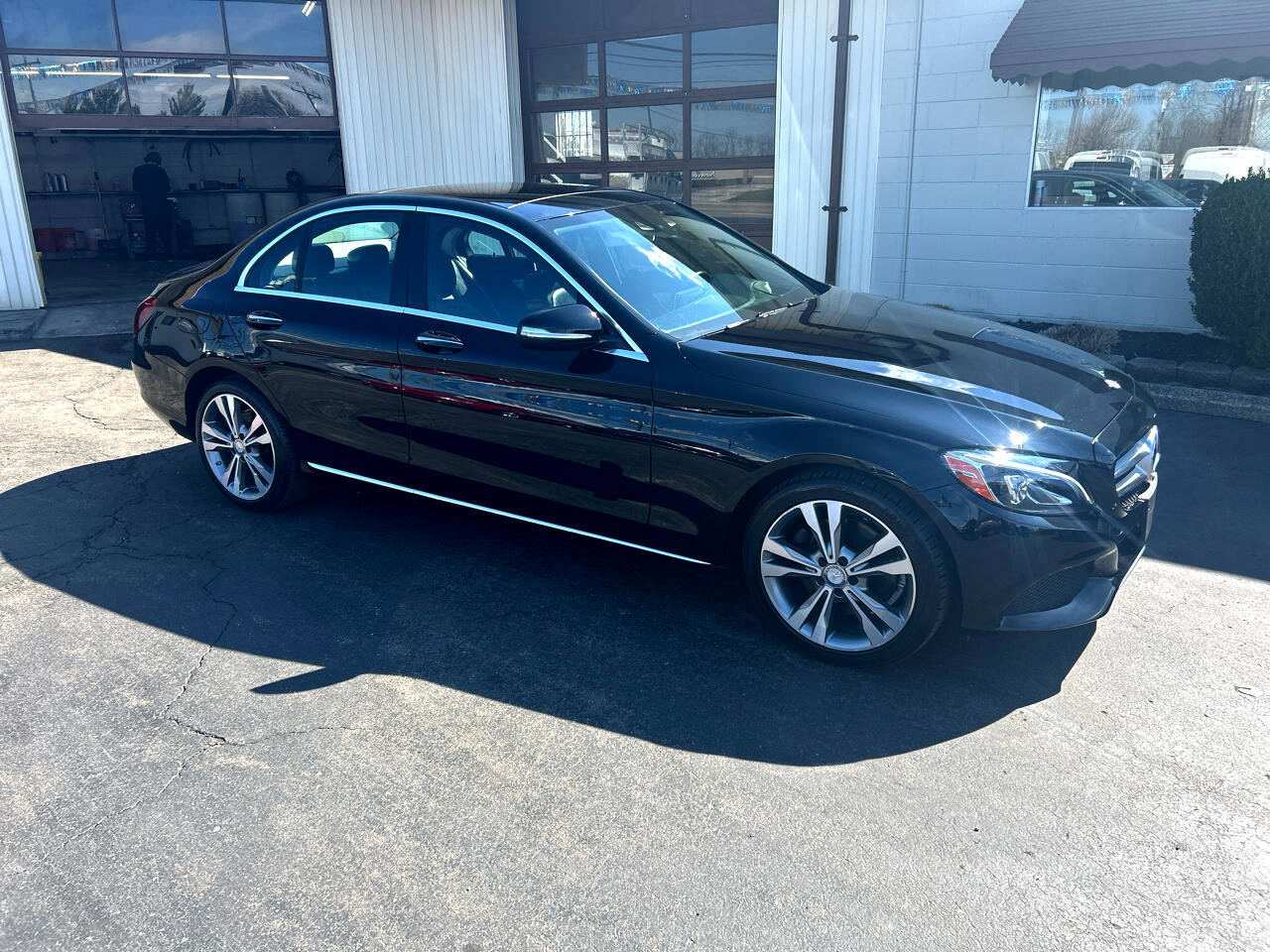 Used 2015 Mercedes-Benz C 300 4MATIC Sedan image 4