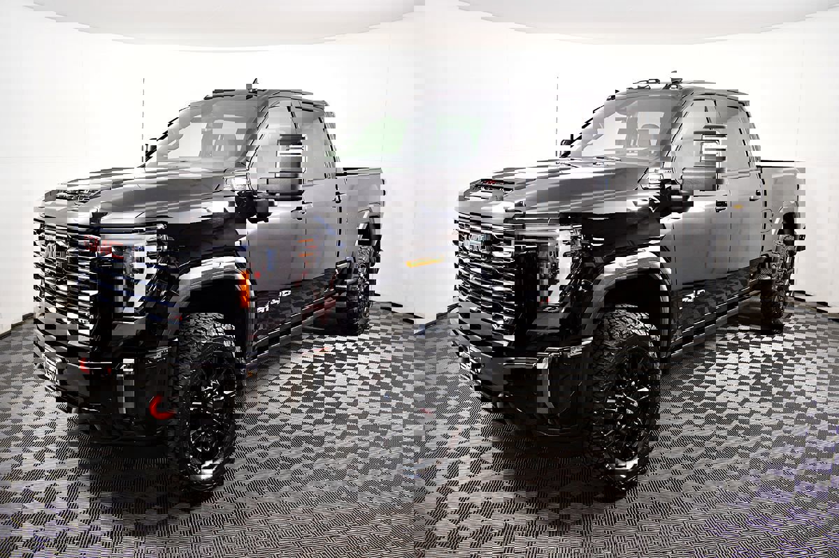 Used 2024 GMC Sierra 2500 AT4 w/ AT4 Premium Plus Package image 2