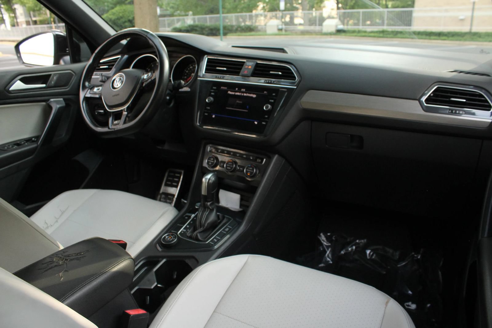 Used 2021 Volkswagen Tiguan SE R-Line AWD/4WD image 25