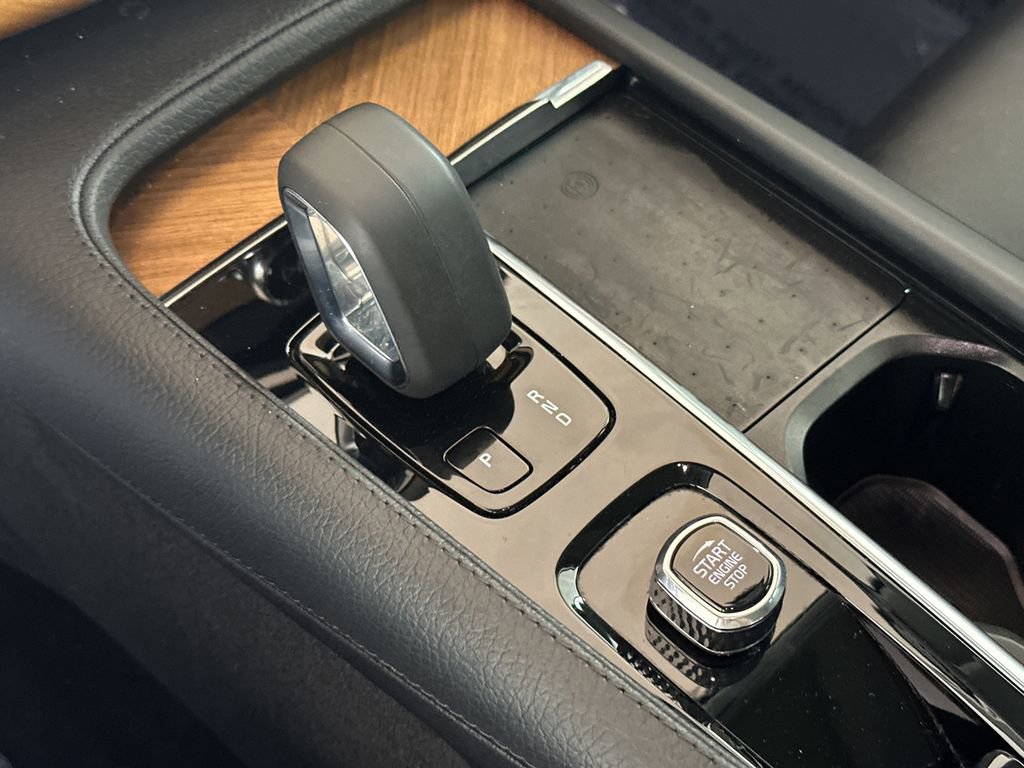 Used 2022 Volvo XC90 T8 Inscription Expression w/ Advanced Package image 31