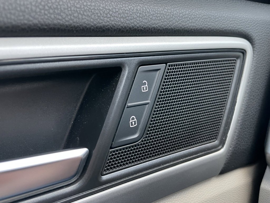 Used 2022 Volkswagen Atlas SE image 25