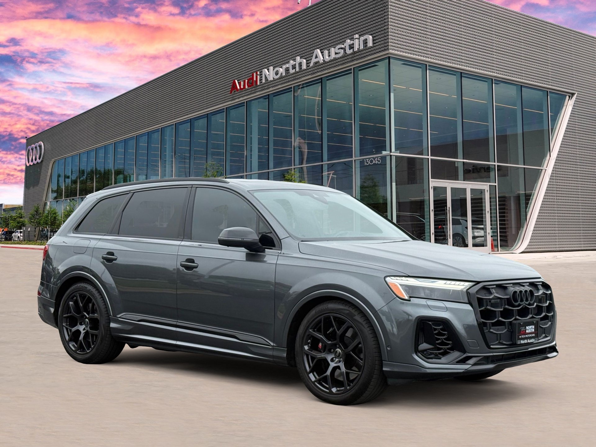 Certified 2025 Audi SQ7 Prestige w/ Prestige Package AWD/4WD image 3