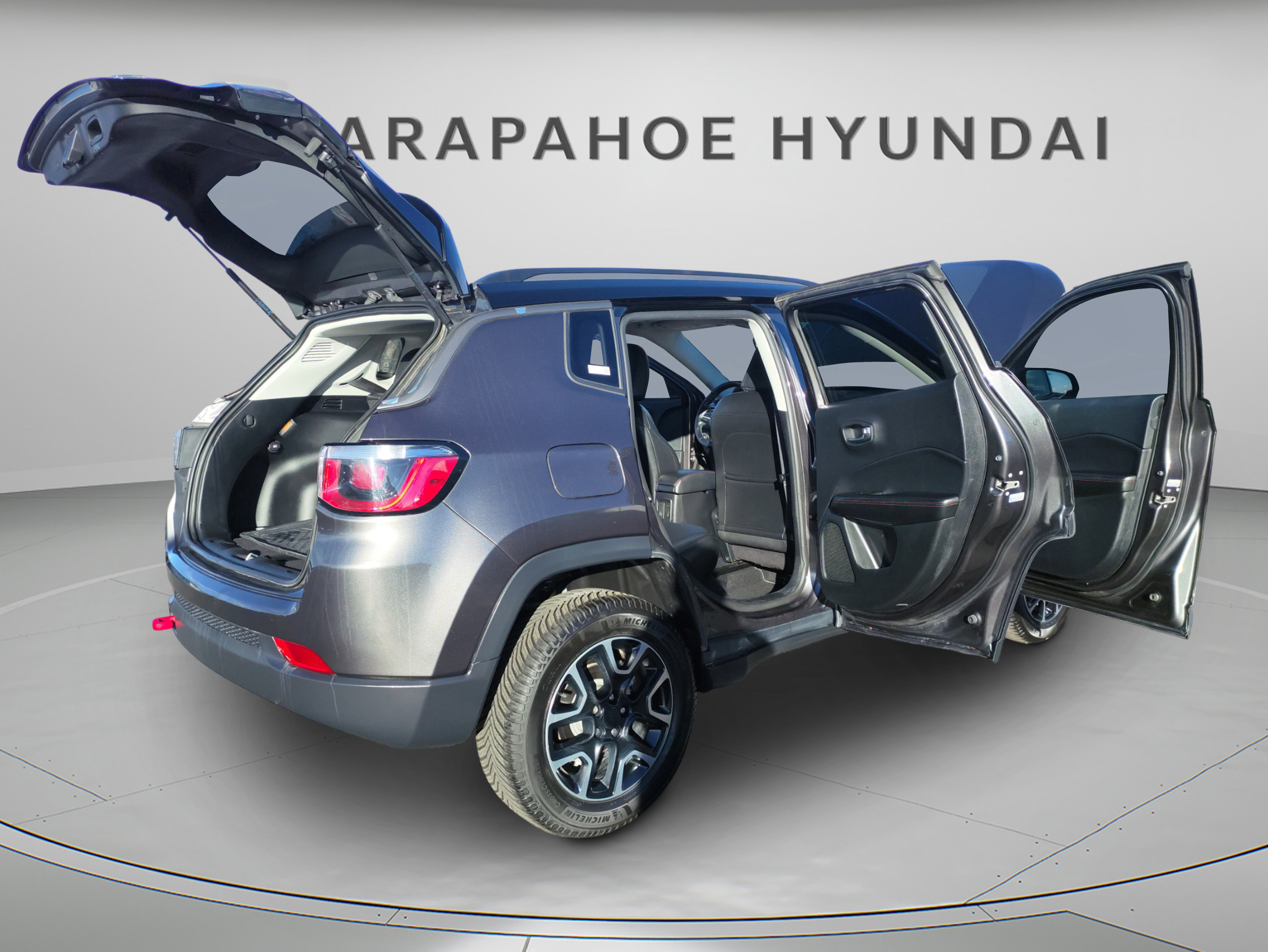 Used 2019 Jeep Compass Trailhawk w/ Cold Weather Group image 9