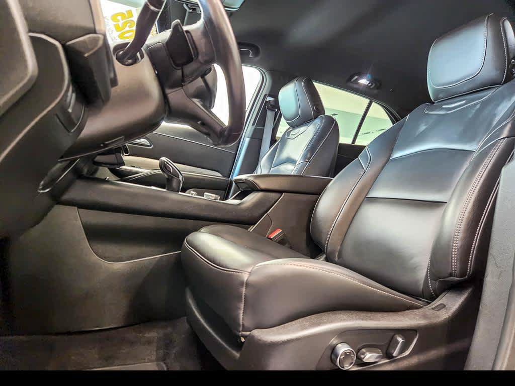 Used 2025 Cadillac XT4 Premium Luxury AWD/4WD image 9