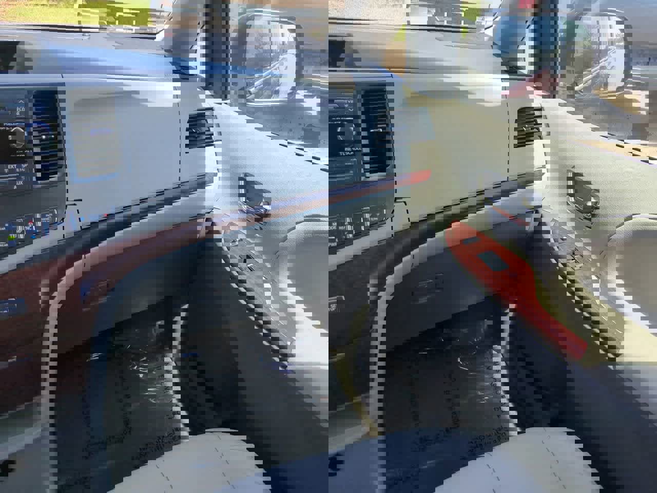 Used 2014 Toyota Sienna XLE image 17