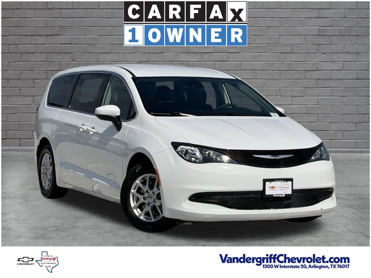 Used 2023 Chrysler Voyager LX FWD image 2