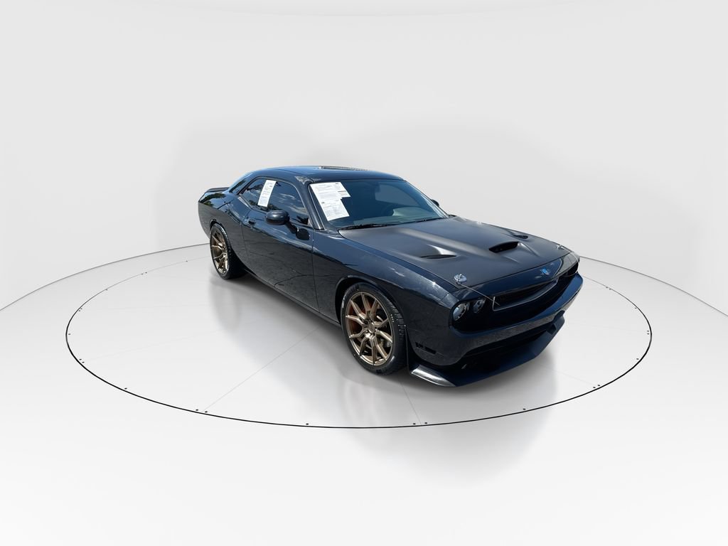 Used 2010 Dodge Challenger SRT8 RWD image 2