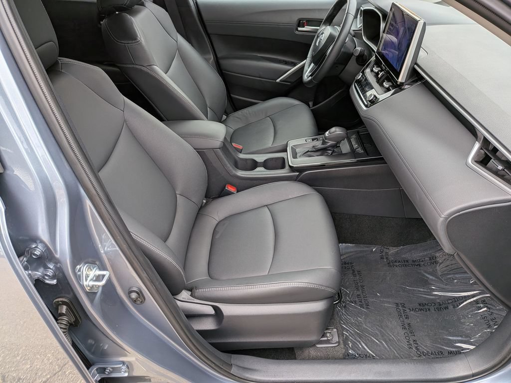 Used 2026 Toyota Corolla Cross XLE FWD image 35
