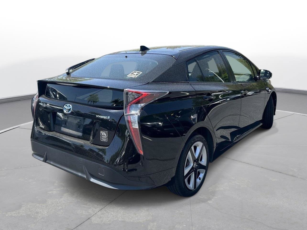 Used 2017 Toyota Prius Three Touring FWD image 6