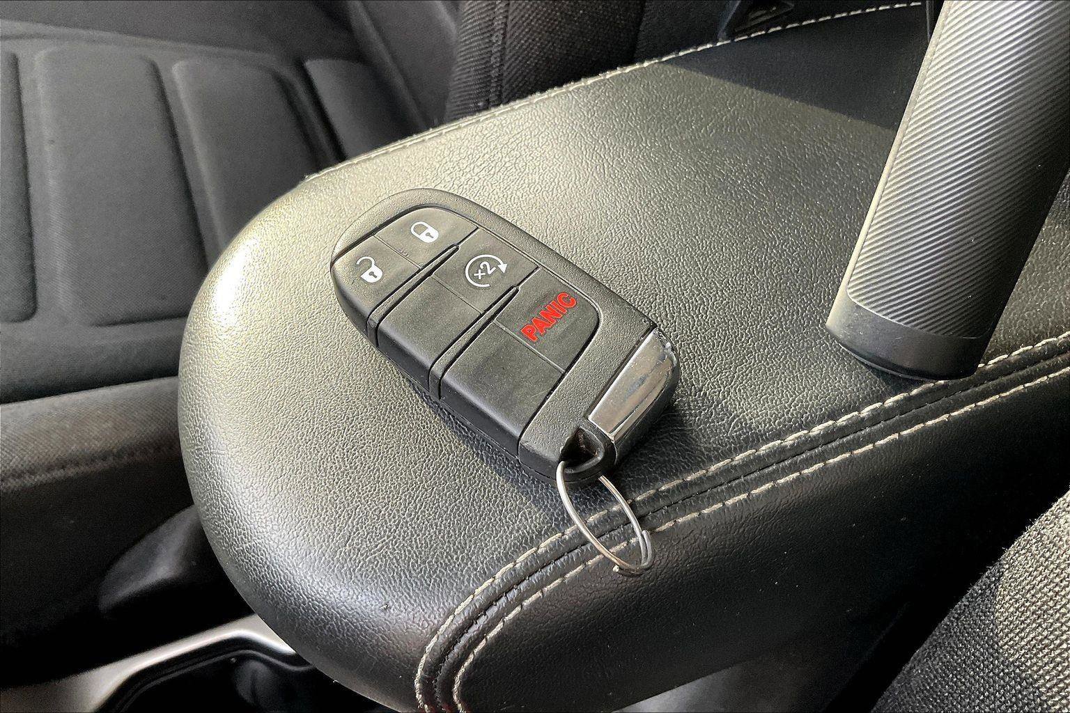 Used 2022 Jeep Renegade Latitude w/ Convenience Group AWD/4WD image 11