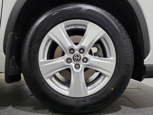 Used 2023 Toyota Highlander L FWD image 25